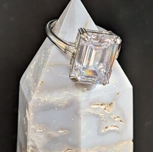 Sterling Silver Emerald-Cut Solitaire Ring in Clear/White